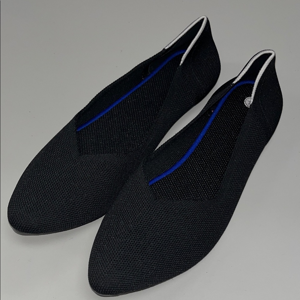 Source Unknown Black Flats with White Trim size 8
